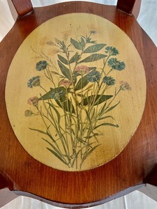 lot 169 image: Petite Accent Table with Floral Design