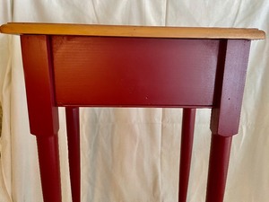 lot 173 image: Accent Table