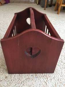 lot 300 image: Wooden Heart Themed Magazine Rack