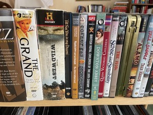 lot 190 image: Lots of DVDs
