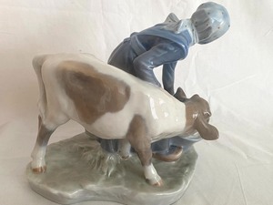 lot 18 image: Royal Copenhagen Porcelain Figurine