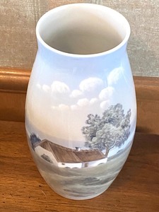 lot 15 image: Bing and Grondahl  Porcelain Vase