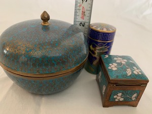 lot 28 image: Three Cloisonn Trinket Boxes