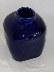 lot 23 image: Van Briggle Dark Blue Vase