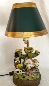 lot 33 image: Vintage Figural Lamp