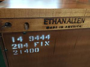 lot 328 image: Ethan Allen Bookcase
