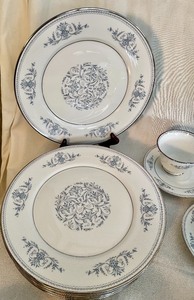 lot 352 image: Oxford Bone China from the Bryn Mawr Collection