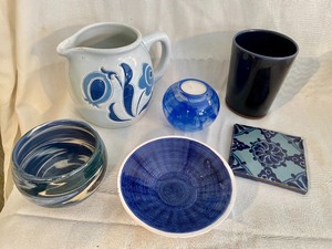 lot 357 image: Blue and White Delight in Home Decor