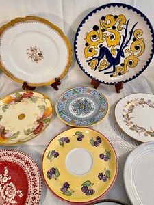 lot 386 image: Variety of Decorative Plates