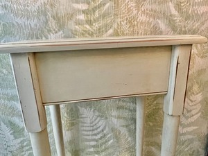 lot 394 image: Petite Accent Table