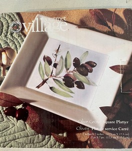 lot 375 image: Tidbit Plates and Small Olive Tray Plates