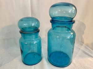 lot 376 image: Lovely Turquoise Glassware
