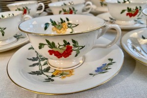 lot 368 image: Castleton China Dish Set Ma Lin by Chin Chih Yee