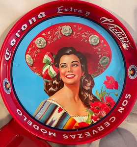 lot 407 image: Red Home Decor