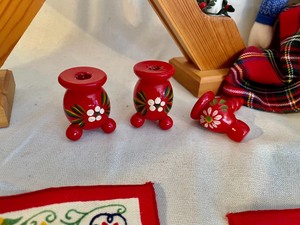lot 88 image: Swedish Decor