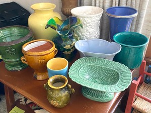 lot 267 image: Decorative Vases and Planters