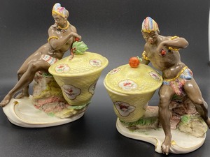 lot 90 image: Pair of Nymphenburg Porcelain Sweetmeat Baskets with Covers