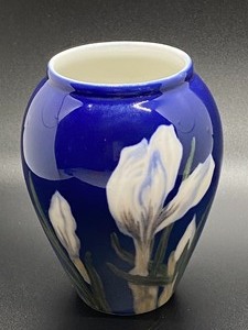 lot 415 image: Royal Copehagen Vase