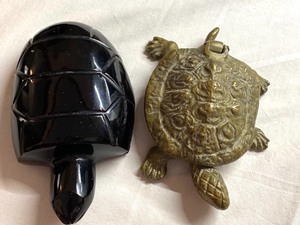lot 411 image: Two Turtle Figurines