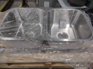 lot 202 image: Double Sink....