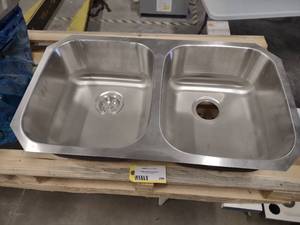 lot 206 image: Double Sink...