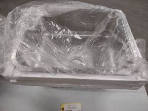 lot 212 image: (4) Sonetto Sinks, S600...