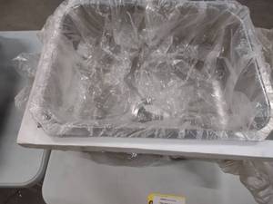 lot 213 image: (4) Sonetto Sinks, S600...