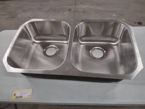 lot 214 image: Double Sink...