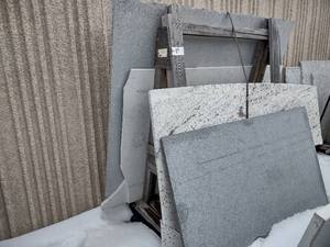 lot 89 image: Assorted Slab Remnants on A-Frame S...