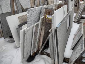 lot 91 image: Assorted Slab Remnants on A-Frame S...