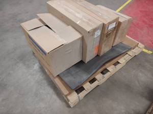 lot 467 image: Pallet of Assorted HVAC Parts & Mis...
