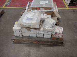 lot 469 image: Pallet of Assorted HVAC Parts & Mis...