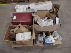 lot 471 image: Pallet of Assorted HVAC Parts & Mis...