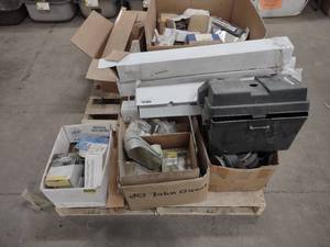 lot 472 image: Pallet of Assorted HVAC Parts & Mis...