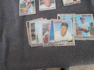 lot 2 image: 25 1970 Topps Baseball Cards...