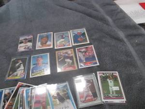 lot 37 image: 30 Baseball Rookie Cards...