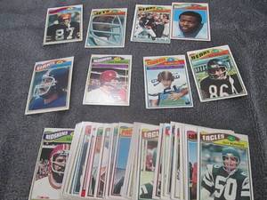 lot 42 image: 50 1977 Topps Football Cards...