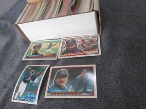 lot 69 image: Box of Minnesota Twins Cards...