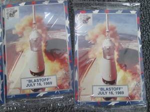 lot 122 image: 9 Apollo 11 Card Packs...