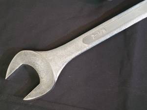 lot 44 image: 2 Mega Wrench, 23-34 Long