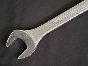 lot 47 image: 1-34 Mega Wrench, 21 Long