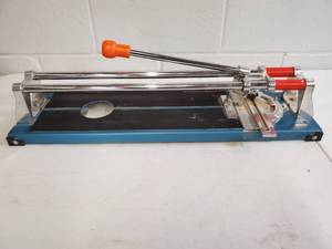 lot 151 image: Large Tile Cutter