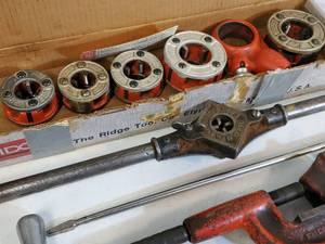 lot 171 image: Black Pipe Tap & Die Threading Tools Lot
