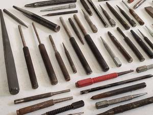 lot 181 image: Punch Tool Lot