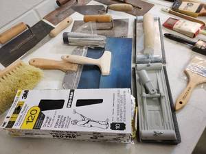 lot 201 image: Drywall Tools & New PaintStain Brushes Lot