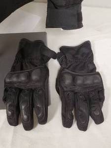lot 227 image: Really Nice Mens XL Scout IV First Gear Motorcycle Jacket and Riding Gloves