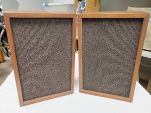 lot 238 image: Vintage MC-1000 Realistic Speakers