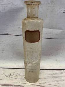 lot 6 image: Antique Standard Oil Company Laboratory Bottle (Sold $99Ebay)