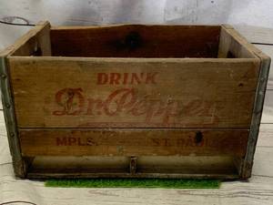 lot 12 image: Antique Minneapolis St Paul Wood Crate 10 x 16