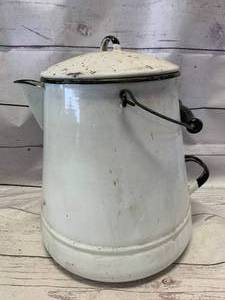 lot 28 image: Vintage Enamelware Pot 12 Tall